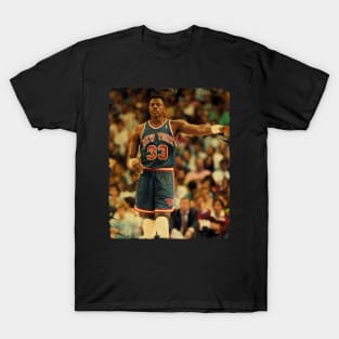 Patrick Ewing - Vintage Design Of Basketball T-Shirt